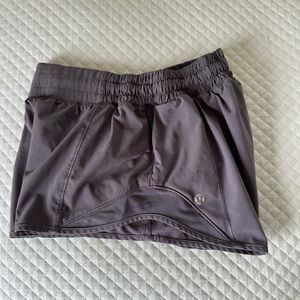 Lululemon Hotty Hot Shorts Size 4. 2.5”